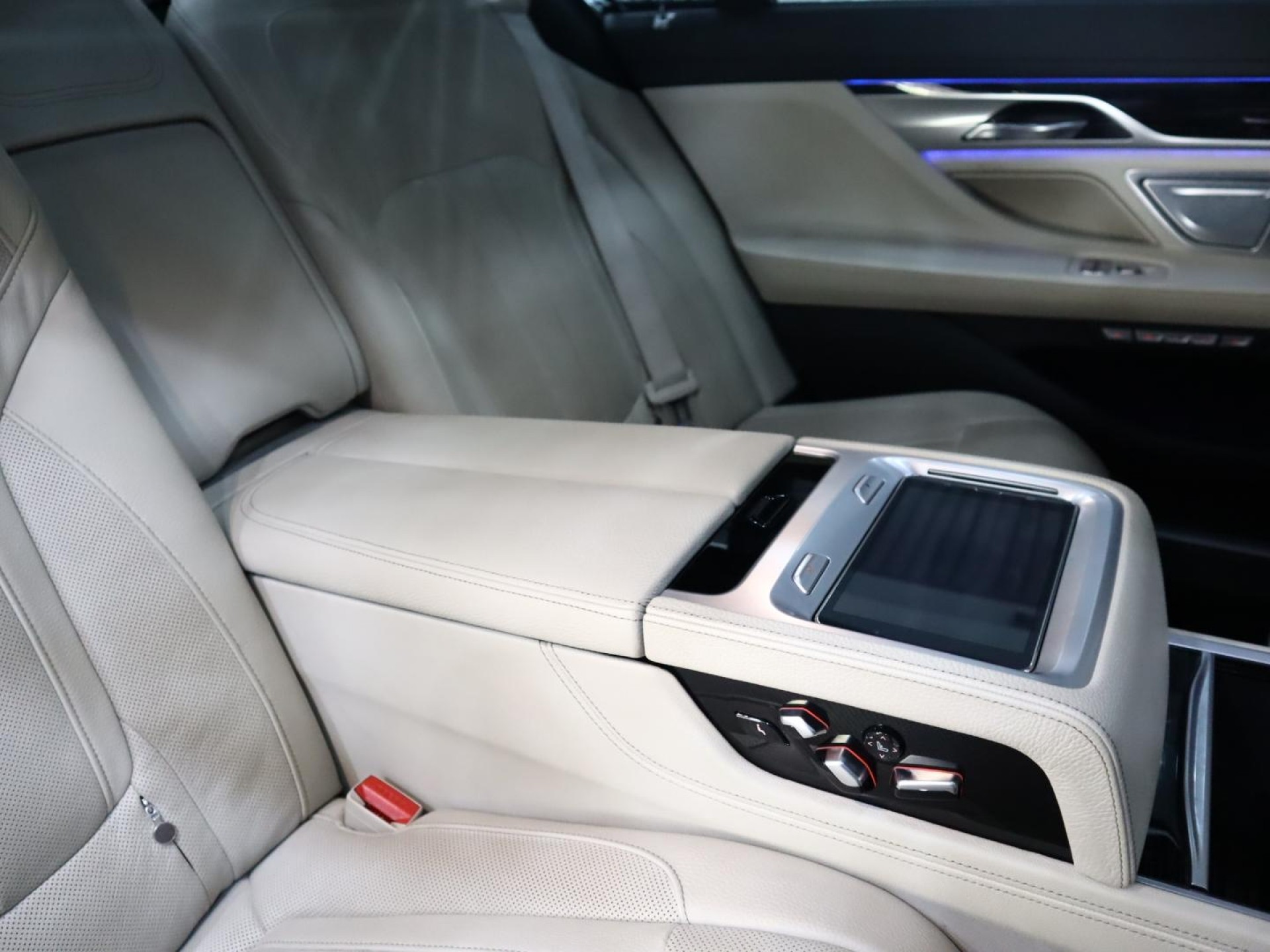 How to Perfume the Interior of a BMW With Ambient Air Package, BMW Genius  How-to