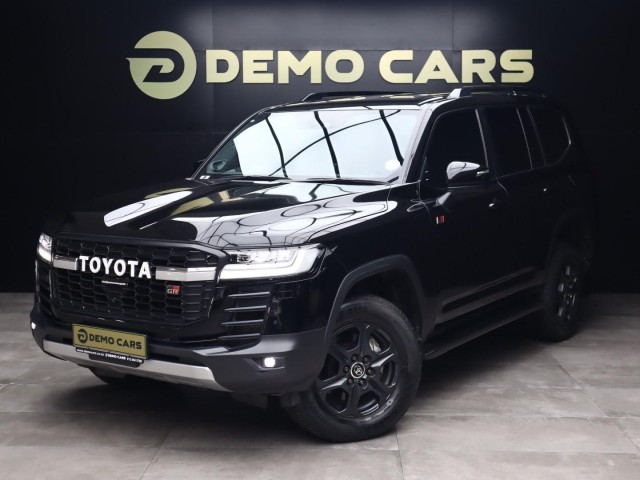 BUY TOYOTA LAND CRUISER 2023 LANDCRUISER 300 V6 3.3D GR-S, Demo Cars